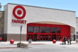 Retail Giant's Sales Surge Crushes Expectations as Digital Growth Accelerates